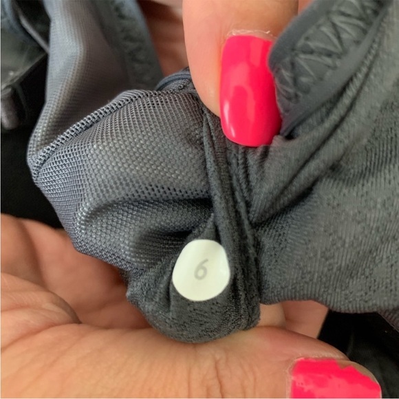 Lululemon rehearsal reversible tank grey 6 great condition - Picture 12 of 12